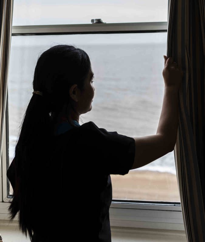 The Brudenell Hotel, Aldeburgh, Folk drawing curtain, views out to sea