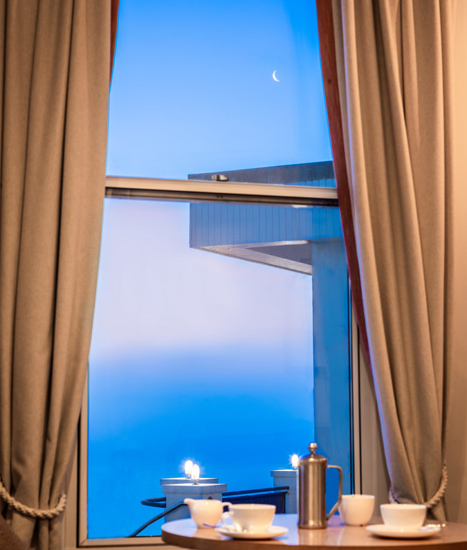 The Brudenell Hotel, the lounge with views to the sea